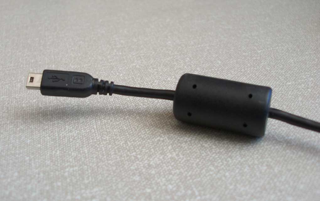 USB Cable_end with ferrite bead