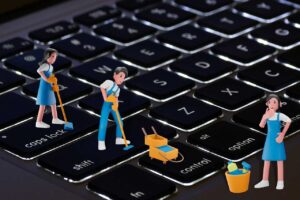 Home 13 How to clean your laptop